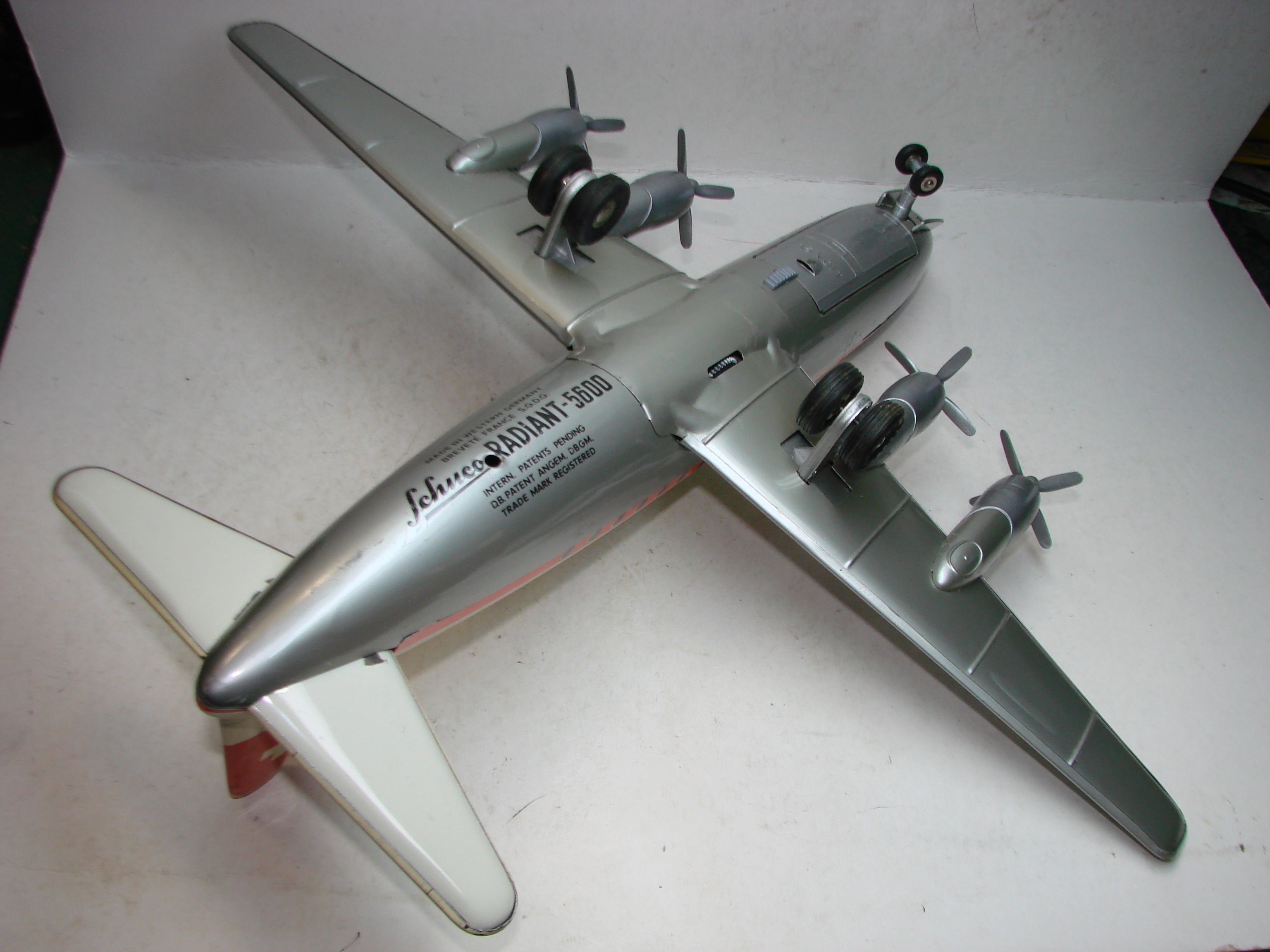 SE1 - Schuco, Elektro Radiant 5600, Blech Flugzeug, Swissair, ovp, von 1954