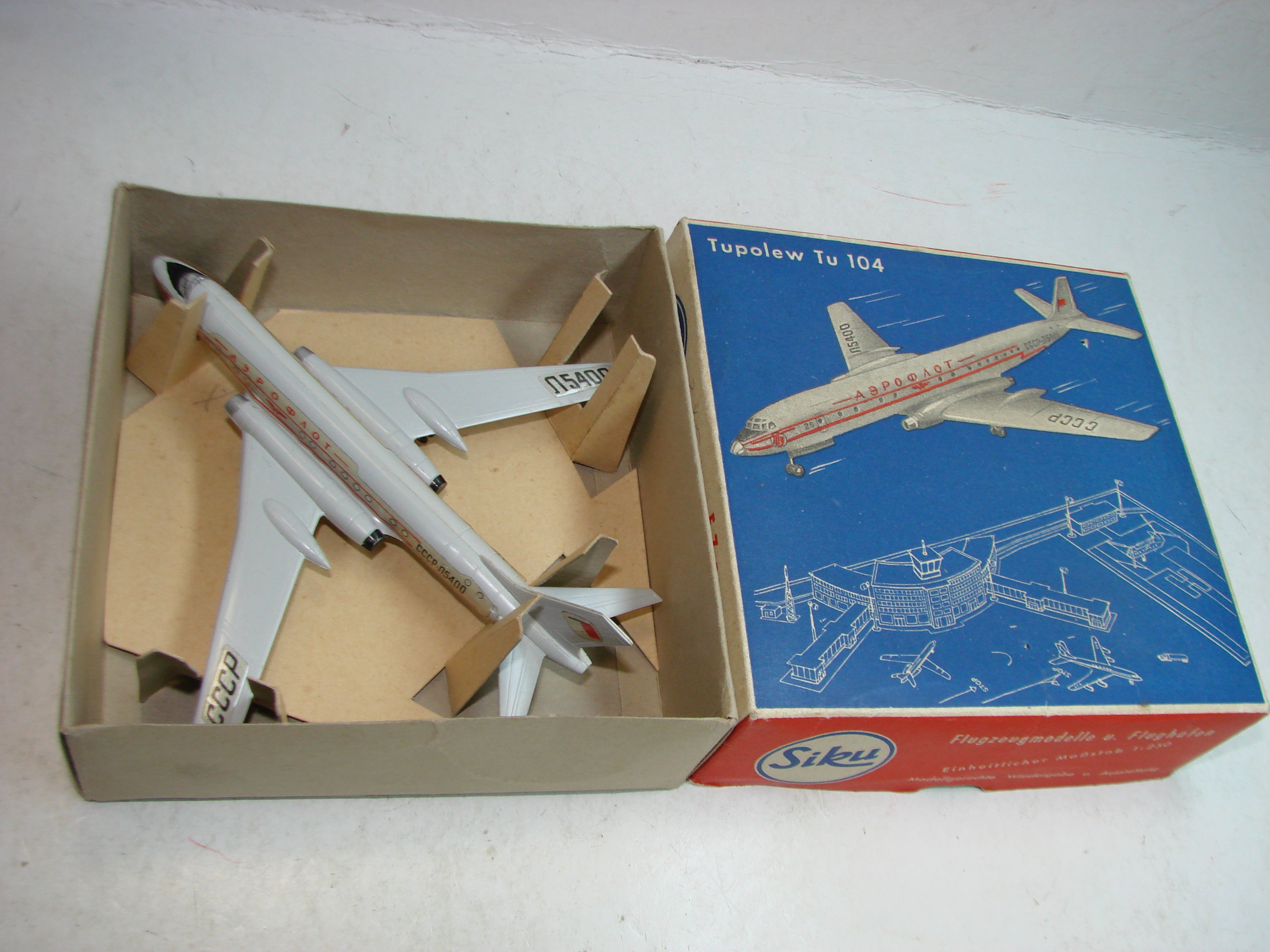 LB - Siku Plastik 1:250, F 7 a , Flugzeug, Tupolew Tu 104, CCCP, ovp, von 1954