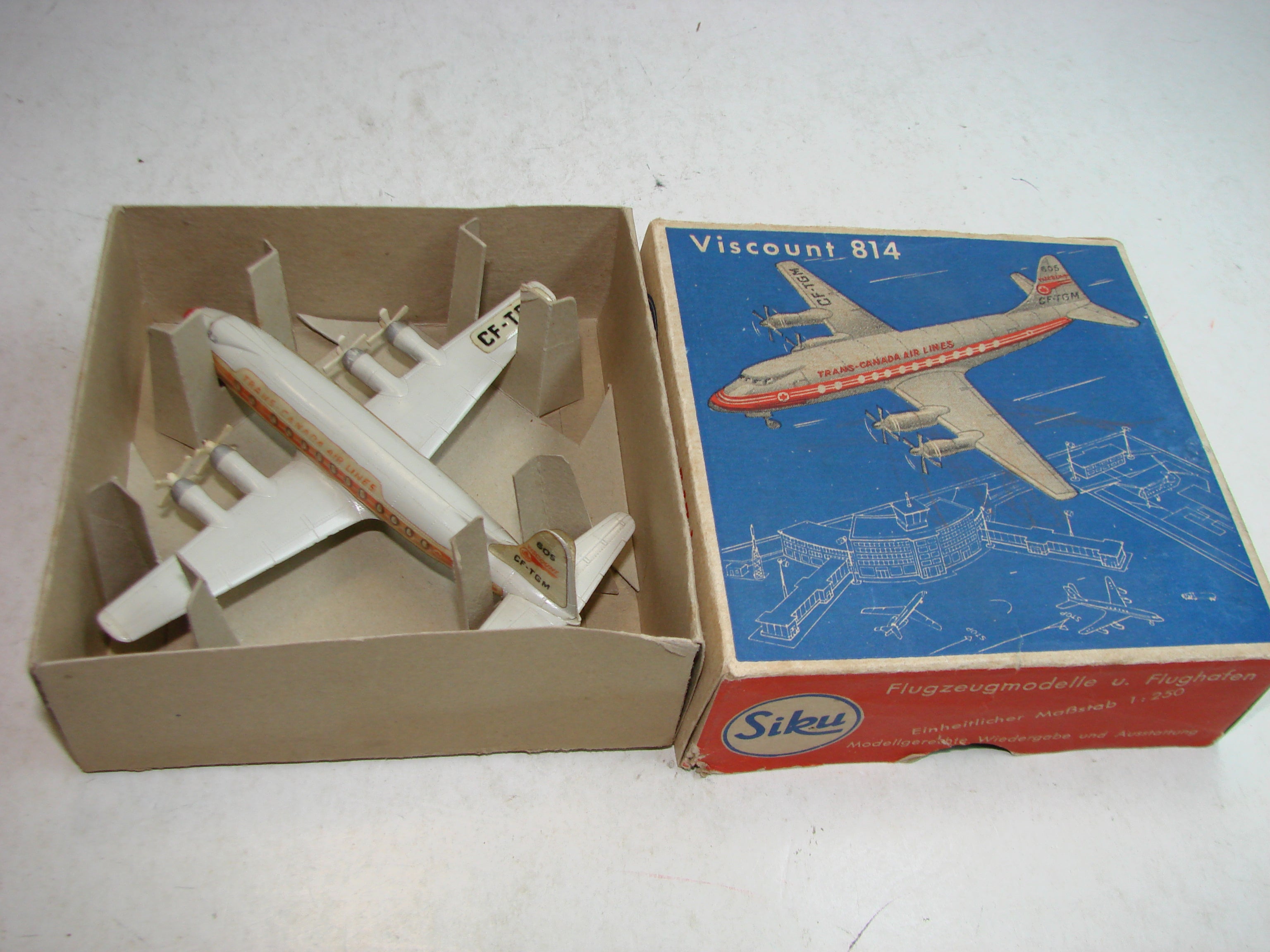 LB - Siku Plastik 1:250, F 17 b , Viscount 814,