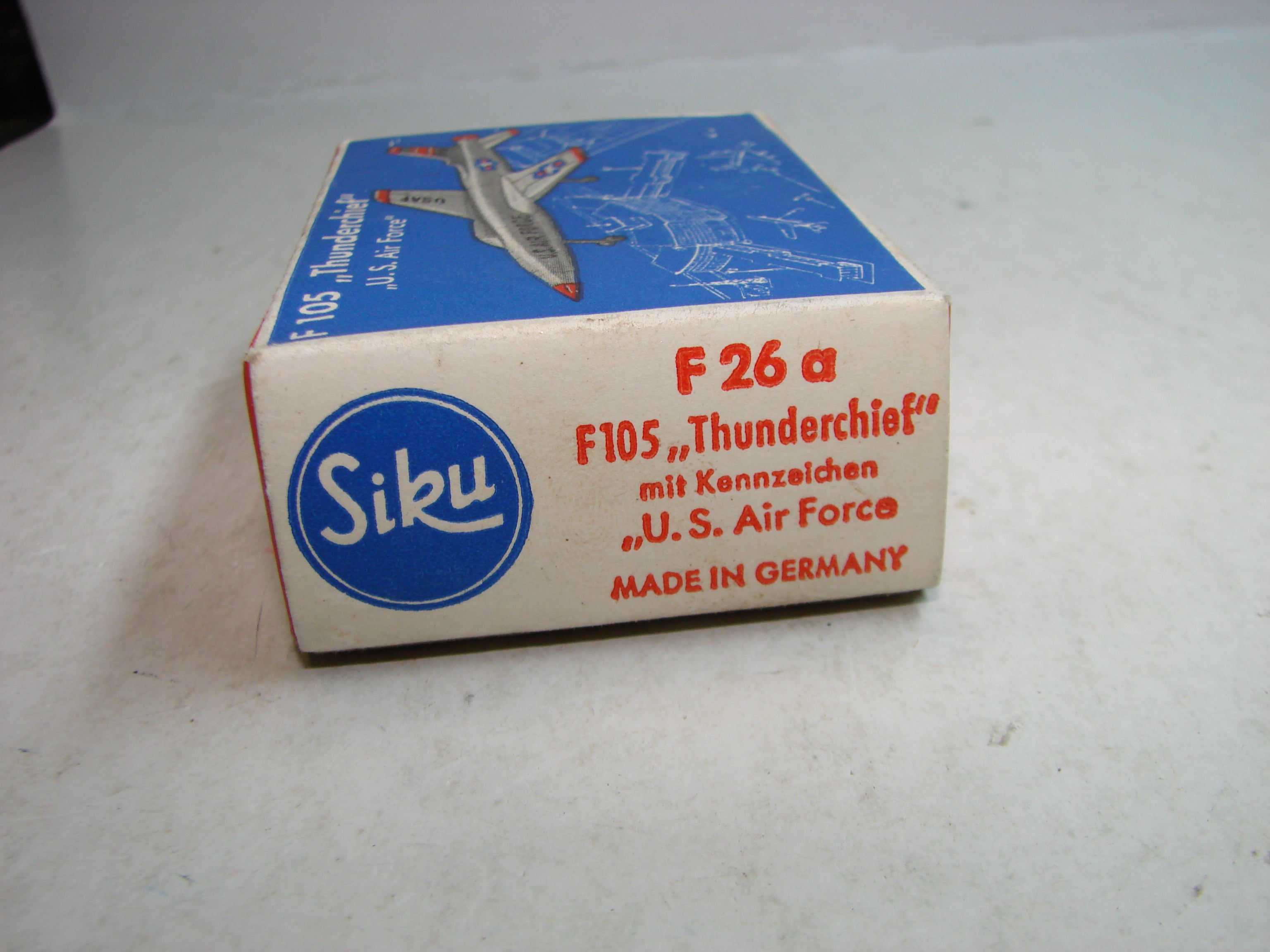 LB - Siku Plastik 1:250, F 26 a , F105 ,