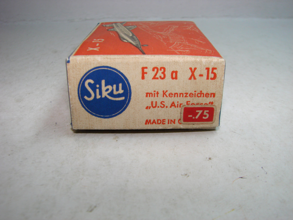 LB - Siku Plastik 1:250, F 23 a, X-15,