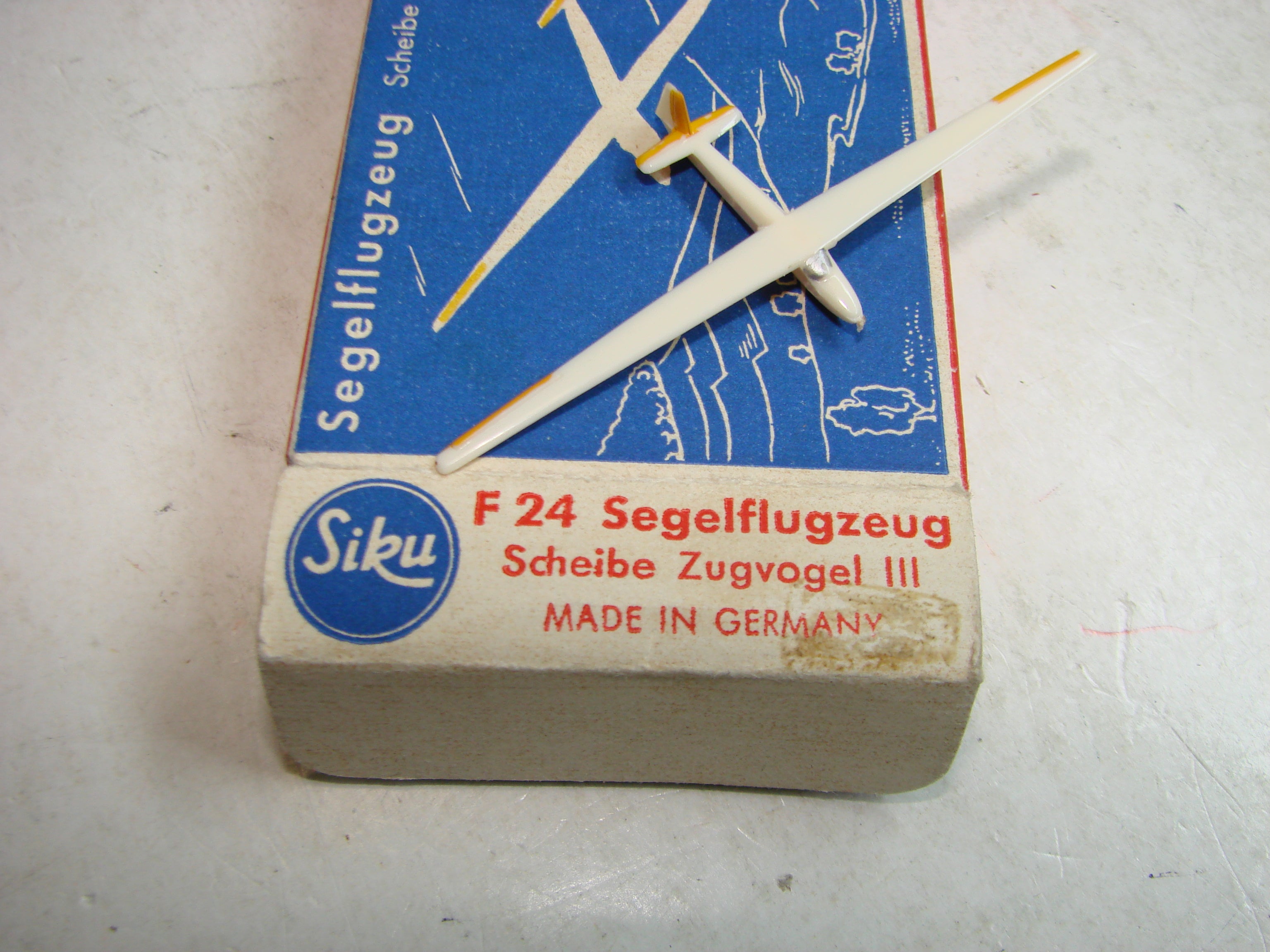 LB - Siku Plastik 1:250, F 24, Segelflugzeug,