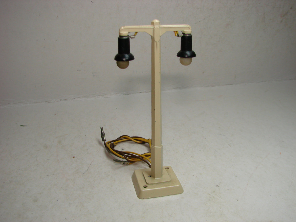 LB-Märklin, H0, 448/2, Guss, Zweiarmige Bogenlampe, 40/50iger Jahre, unbenutzter Zustand