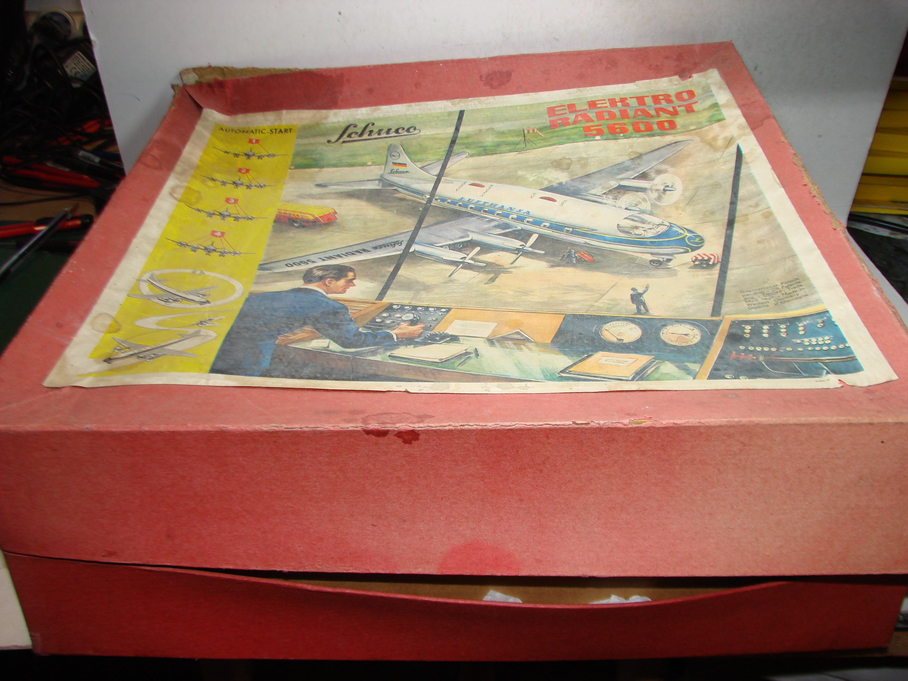 SE1 - Schuco, Elektro Radiant 5600, Blech Flugzeug, Swissair, ovp, von 1954