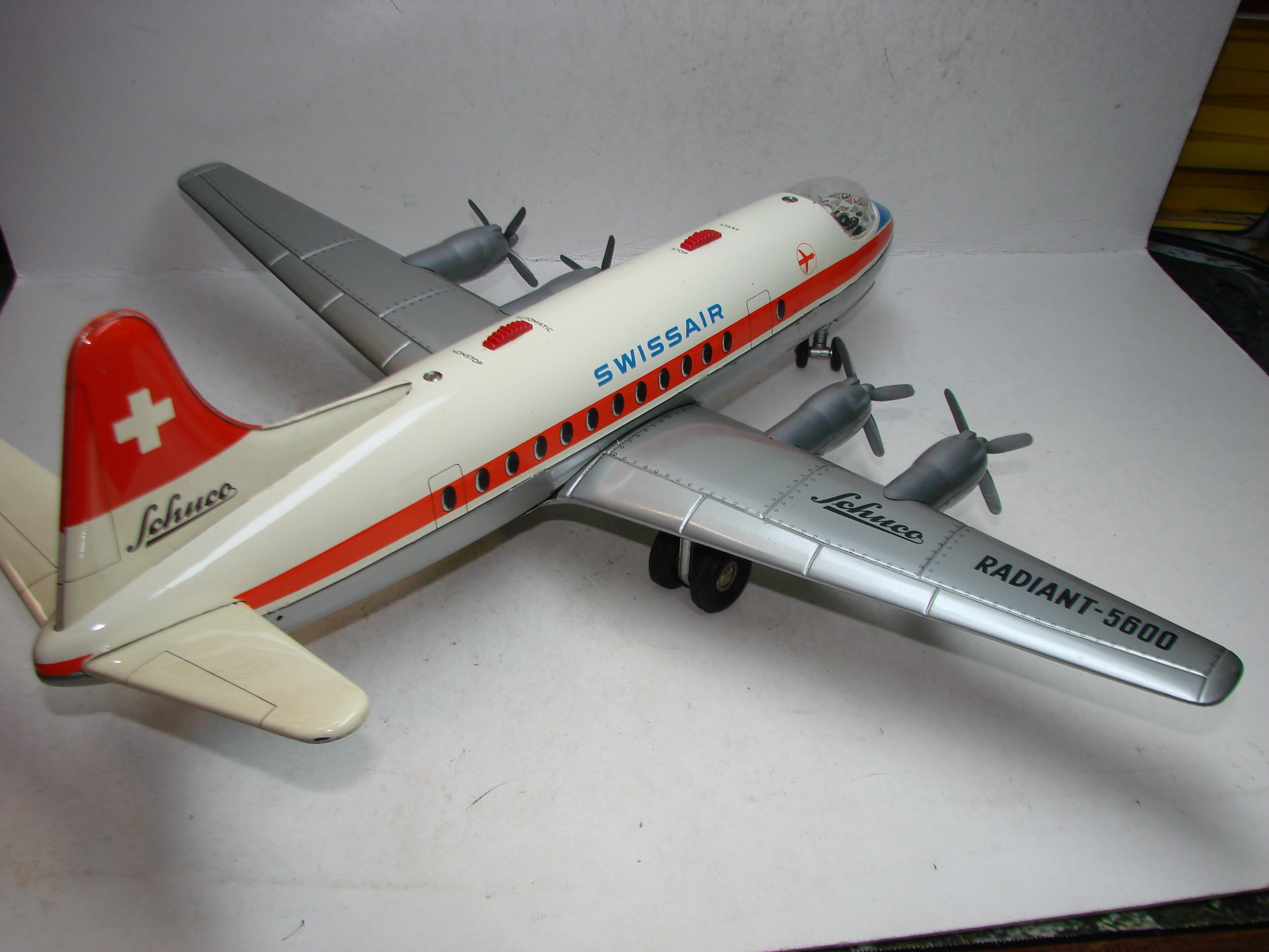 SE1 - Schuco, Elektro Radiant 5600, Blech Flugzeug, Swissair, ovp, von 1954