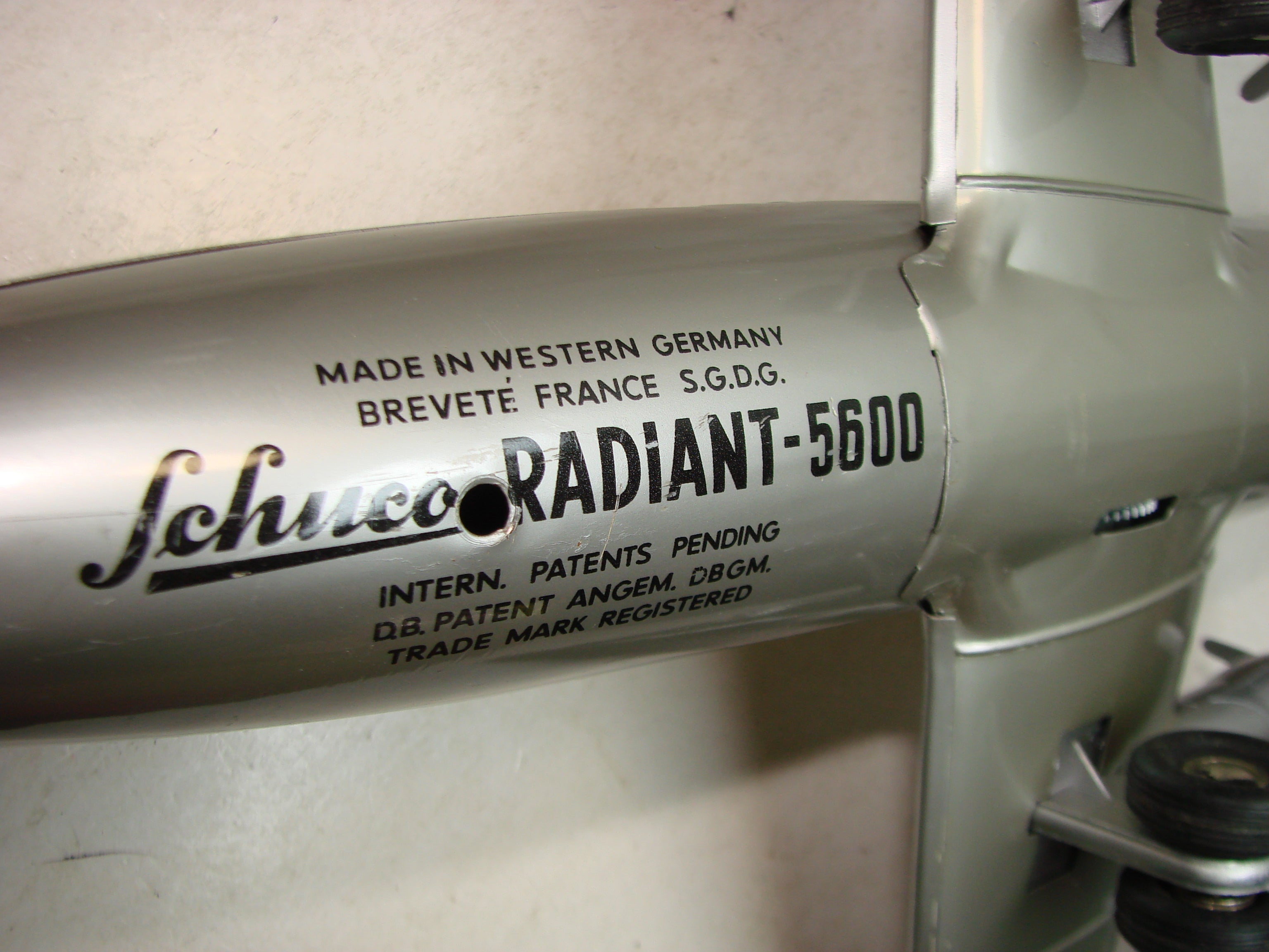 SE1 - Schuco, Elektro Radiant 5600, Blech Flugzeug, Swissair, ovp, von 1954