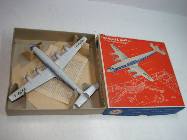 LB - Siku Plastik 1:250, F 4 b, Lockheed L 1649A, Super-Constellation,ovp, von 1954