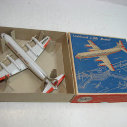 LB - Siku Plastik 1:250, F 18 b, Lockheed L-188, Electra, 