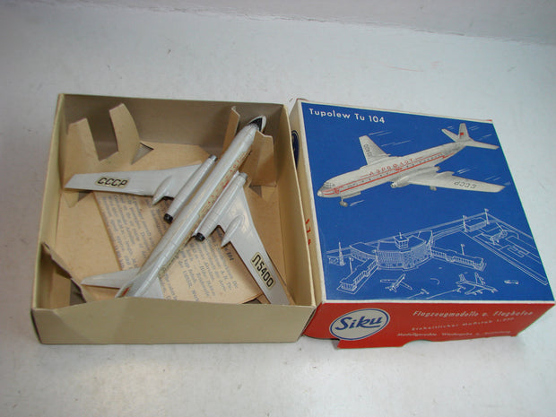 LB - Siku Plastik 1:250, F 7 a, Tupolew Tu 104, Aero Flot, CCCP,ovp, von 1954