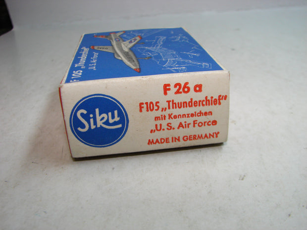 LB - Siku Plastik 1:250, F 26 a ,  F105 , "Thunderchief", USAF ,ovp, von 1954