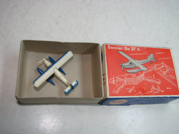 LB - Siku Plastik 1:250, F 6 b, Dornier Do 27 S, "Schwimmerflugzeug" ,ovp, von 1954