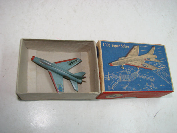 LB - Siku Plastik 1:250, F 10, F 100 Super Sabre, "USAF" ovp, von 1954