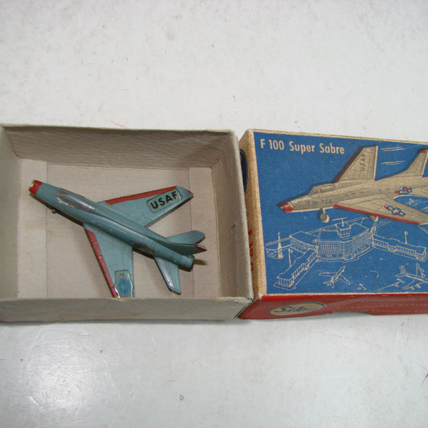LB - Siku Plastik 1:250, F 10, F 100 Super Sabre, "USAF" ovp, von 1954
