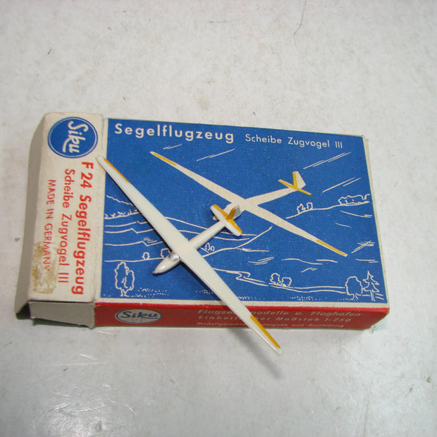 LB - Siku Plastik 1:250, F 24, Segelflugzeug, " Scheibe Zugvogel III", TOP RARITÄT, ovp, von 1954